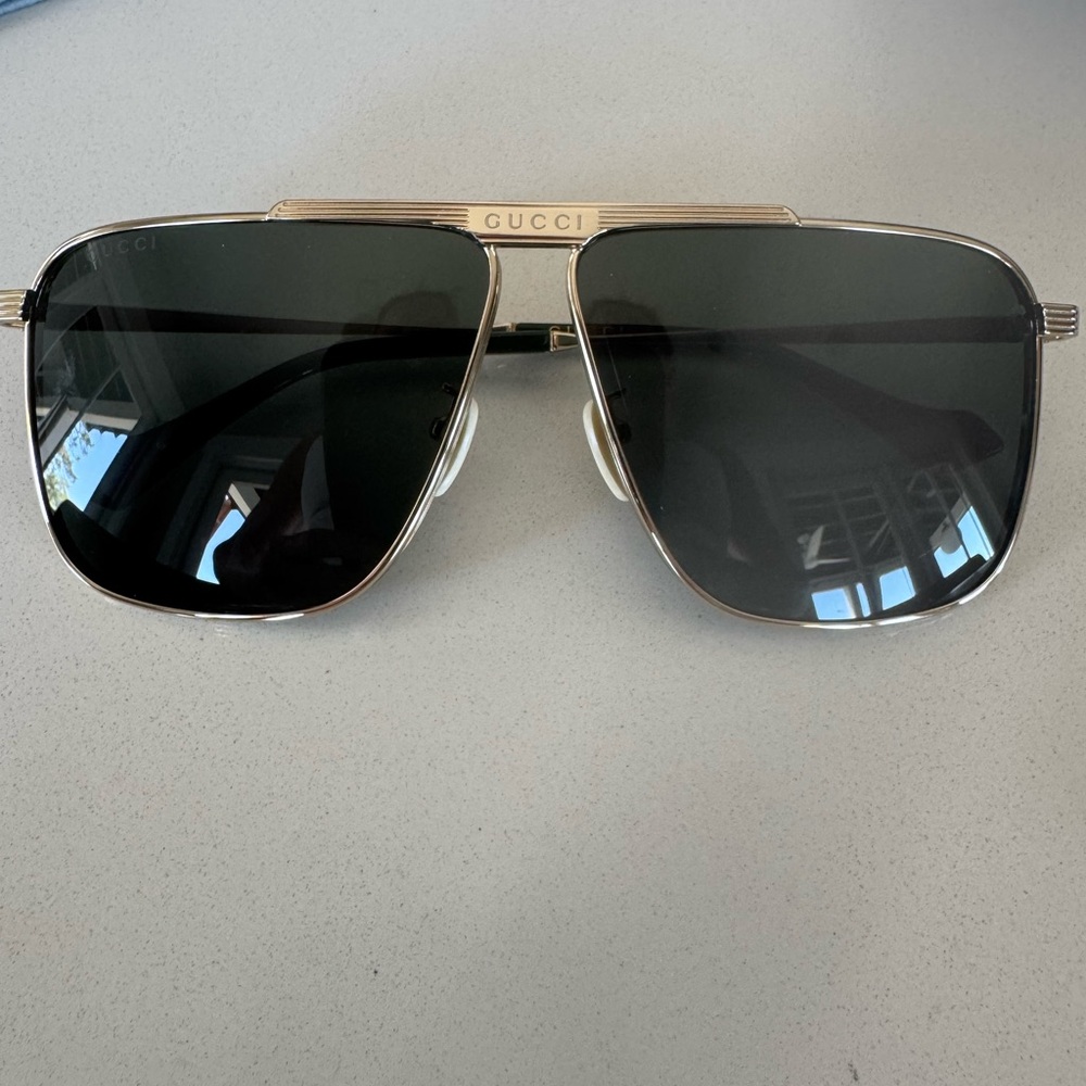 NWT 
Gucci Glasses and Blue Silk Dust Bag and Case - Picture 2 of 11